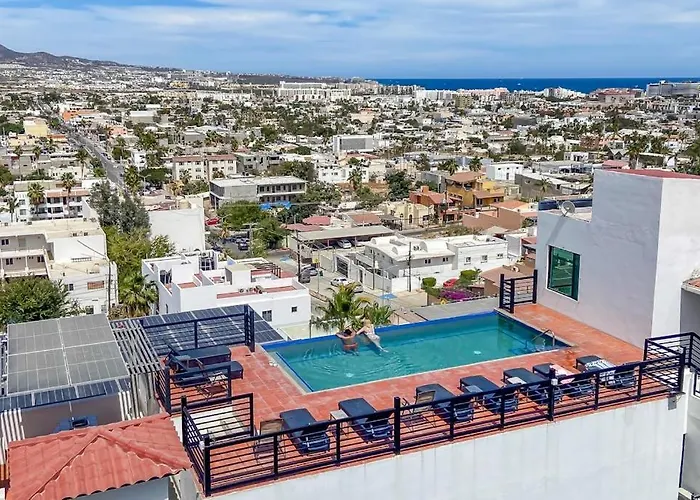 With Ocean-view Rooftop Infinity Pool, Balconies & Ac Сasa de vacaciones *