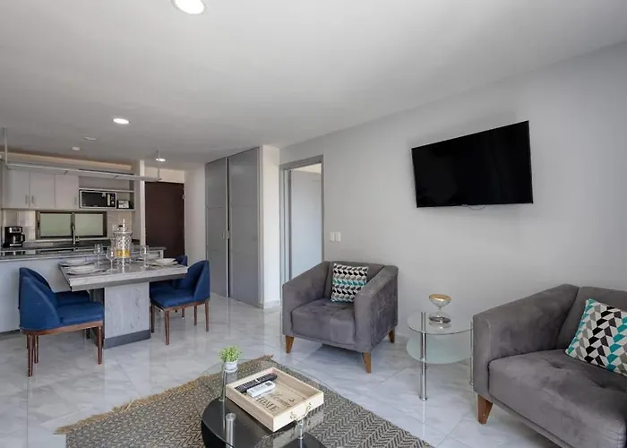 With Ocean-view Rooftop Infinity Pool, Balconies & Ac Сasa de vacaciones *
